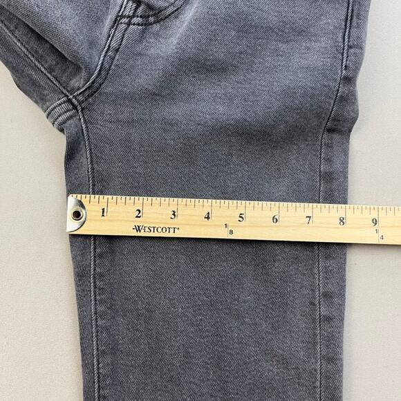 Levi's Straight Leg Jeans in Faded Gray - Picture 14 of 14